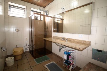 Casa à venda com 250m², 3 quartos e 2 vagas Casa à venda com 250m², 3 quartos e 2 vagasBanheiro