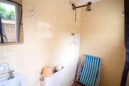 Casa à venda com 250m², 3 quartos e 2 vagas Casa à venda com 250m², 3 quartos e 2 vagasBanheiro de Serviço