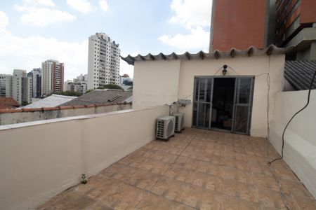 Casa à venda com 250m², 3 quartos e 2 vagas Casa à venda com 250m², 3 quartos e 2 vagasVaranda