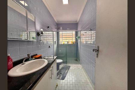 Casa à venda com 203m², 3 quartos e 1 vagaBanheiro 