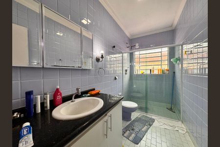 Casa à venda com 203m², 3 quartos e 1 vagaBanheiro 