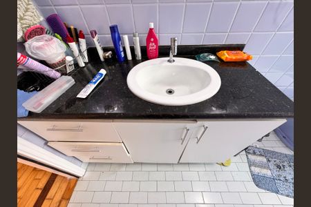 Casa à venda com 203m², 3 quartos e 1 vagaBanheiro 