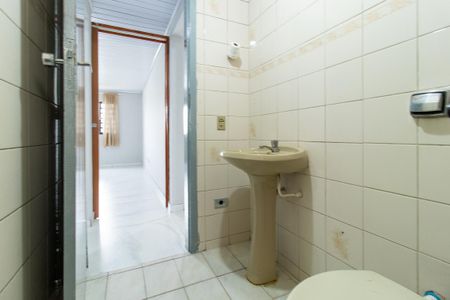 Casa para alugar com 53m², 2 quartos e sem vaga Casa para alugar com 53m², 2 quartos e sem vagaBanheiro