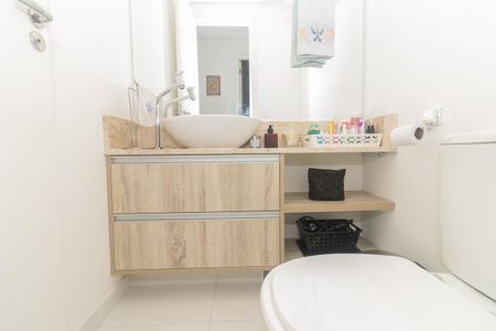 Apartamento à venda com 53m², 2 quartos e 1 vaga Apartamento à venda com 53m², 2 quartos e 1 vagaBanheiro