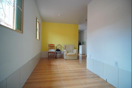 Casa à venda com 90m², 1 quarto e 2 vagasSala