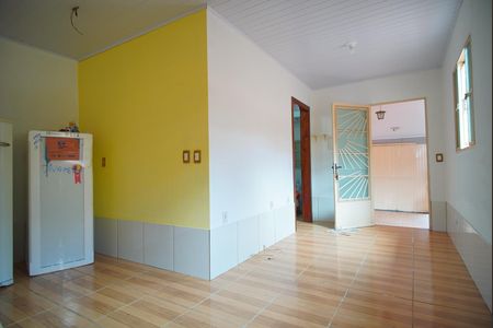 Casa à venda com 90m², 1 quarto e 2 vagasSala