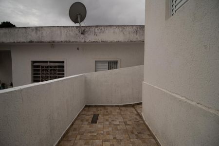 Casa para alugar com 70m², 2 quartos e 1 vagaQuintal