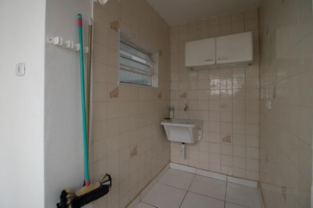 Casa para alugar com 70m², 2 quartos e 1 vagaÁrea de Serviço