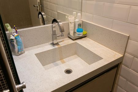 Apartamento à venda com 70m², 3 quartos e 2 vagasBanheiro Social