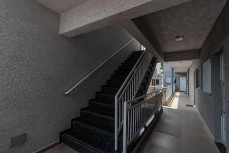 Apartamento à venda com 29m², 1 quarto e sem vaga Apartamento à venda com 29m², 1 quarto e sem vagaEscada