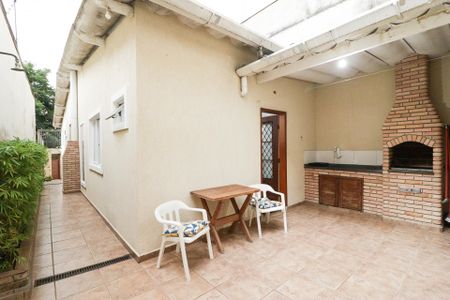 Casa à venda com 103m², 2 quartos e 2 vagasChurrasqueira