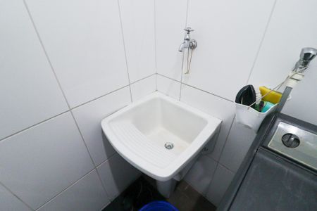 Casa à venda com 103m², 2 quartos e 2 vagasCozinha e Área de Serviço