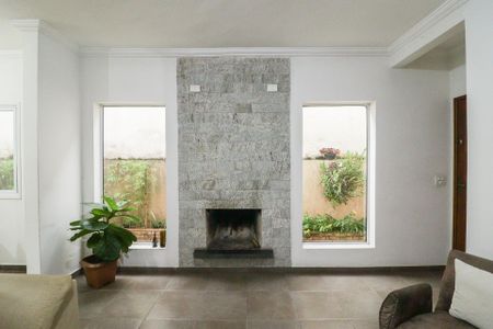 Casa à venda com 103m², 2 quartos e 2 vagasSala