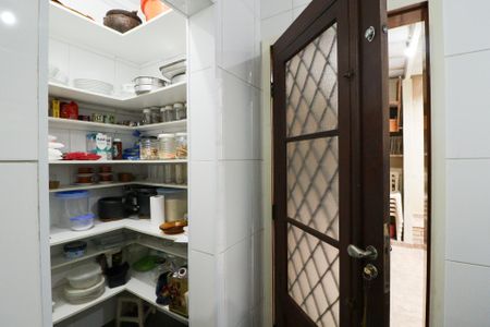 Casa à venda com 103m², 2 quartos e 2 vagasCozinha e Área de Serviço