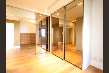 Apartamento à venda com 240m², 2 quartos e 3 vagasCloset da suíte master