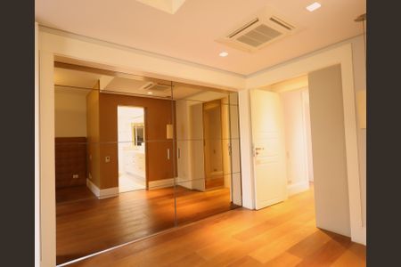 Apartamento à venda com 240m², 2 quartos e 3 vagasSuíte master