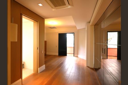 Apartamento à venda com 240m², 2 quartos e 3 vagasSuíte master