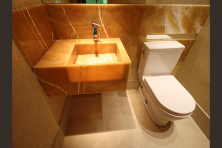 Apartamento à venda com 240m², 2 quartos e 3 vagasLavabo