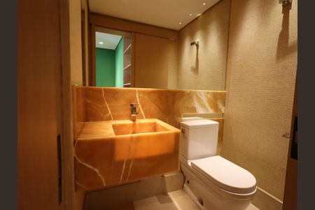 Apartamento à venda com 240m², 2 quartos e 3 vagasLavabo