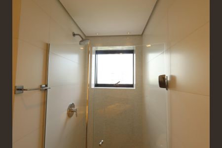 Apartamento à venda com 240m², 2 quartos e 3 vagasBanheiro da Suíte 1