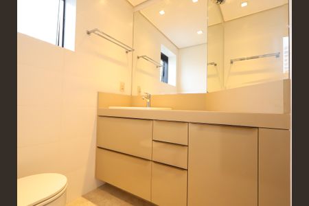 Apartamento à venda com 240m², 2 quartos e 3 vagasBanheiro 1 da Suíte master