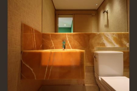 Apartamento à venda com 240m², 2 quartos e 3 vagasLavabo