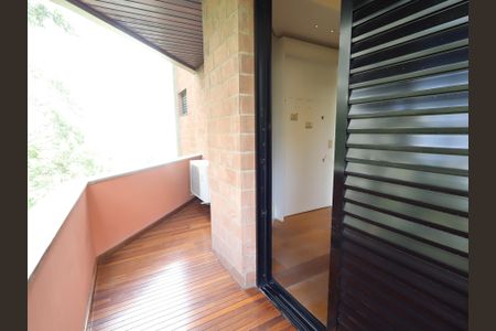 Apartamento à venda com 240m², 2 quartos e 3 vagasVaranda da suíte master