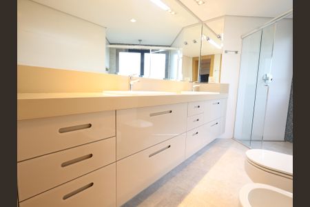 Apartamento à venda com 240m², 2 quartos e 3 vagasBanheiro 2 da Suíte master