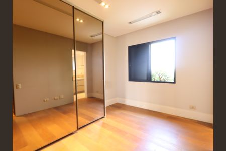 Apartamento à venda com 240m², 2 quartos e 3 vagasCloset da suíte master