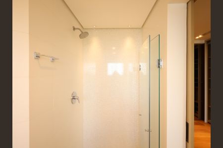 Apartamento à venda com 240m², 2 quartos e 3 vagasBanheiro 1 da Suíte master