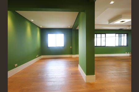 Apartamento à venda com 240m², 2 quartos e 3 vagasSala