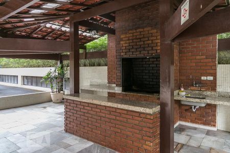 Apartamento à venda com 104m², 3 quartos e 2 vagas Apartamento à venda com 104m², 3 quartos e 2 vagasÁrea comum - Churrasqueira