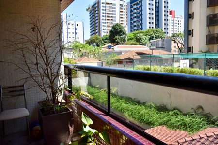 Apartamento à venda com 104m², 3 quartos e 2 vagas Apartamento à venda com 104m², 3 quartos e 2 vagasSacada