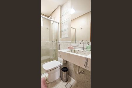 Apartamento à venda com 136m², 3 quartos e sem vagaBanheiro da Suíte