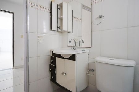 Casa à venda com 572m², 6 quartos e 3 vagasBanheiro da suíte 2