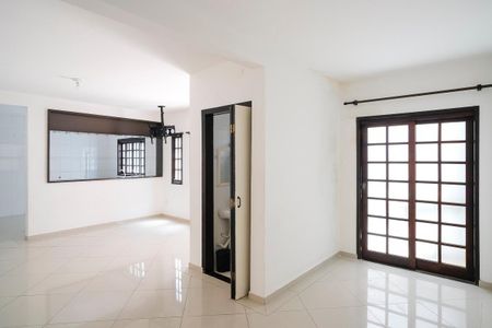 Casa à venda com 572m², 6 quartos e 3 vagasSala