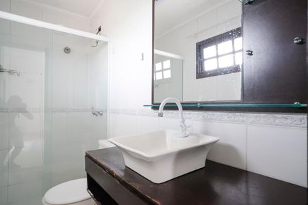 Casa à venda com 572m², 6 quartos e 3 vagasBanheiro da suíte 1