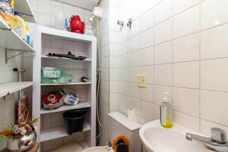 Apartamento para alugar com 124m², 3 quartos e 3 vagas Apartamento para alugar com 124m², 3 quartos e 3 vagasBanheiro de Serviço