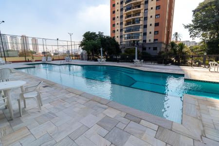 Apartamento para alugar com 124m², 3 quartos e 3 vagas Apartamento para alugar com 124m², 3 quartos e 3 vagasÁrea comum - Piscina