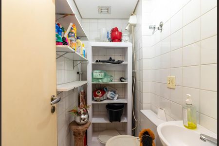 Apartamento para alugar com 124m², 3 quartos e 3 vagas Apartamento para alugar com 124m², 3 quartos e 3 vagasBanheiro de Serviço