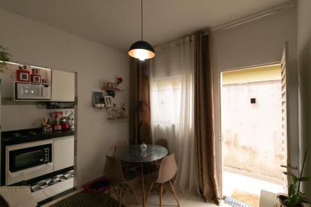 Casa de condomínio à venda com 70m², 2 quartos e 1 vaga Casa de condomínio à venda com 70m², 2 quartos e 1 vagaSala