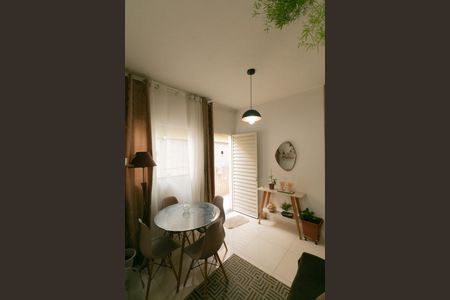 Casa de condomínio à venda com 70m², 2 quartos e 1 vaga Casa de condomínio à venda com 70m², 2 quartos e 1 vagaSala