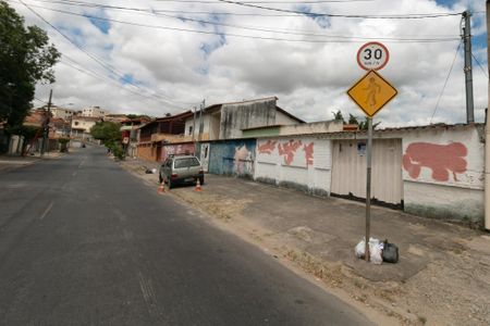 Casa de condomínio à venda com 70m², 2 quartos e 1 vaga Casa de condomínio à venda com 70m², 2 quartos e 1 vagaFachada