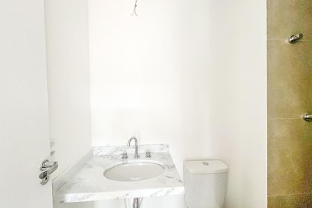 Apartamento à venda com 70m², 2 quartos e 2 vagas Apartamento à venda com 70m², 2 quartos e 2 vagasBanheiro da Suíte