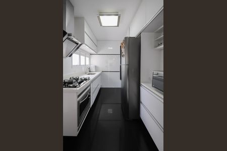 Apartamento à venda com 123m², 3 quartos e 2 vagas Apartamento à venda com 123m², 3 quartos e 2 vagasCozinha - Armários