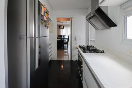 Apartamento à venda com 123m², 3 quartos e 2 vagas Apartamento à venda com 123m², 3 quartos e 2 vagasCozinha - Armários