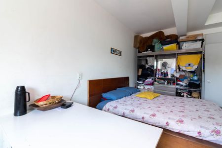 Casa à venda com 177m², 3 quartos e 6 vagasQuarto 4 / Escritório