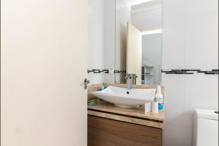 Casa à venda com 177m², 3 quartos e 6 vagasBanheiro da Suíte 2