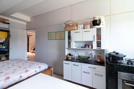 Casa à venda com 177m², 3 quartos e 6 vagasQuarto 4 / Escritório