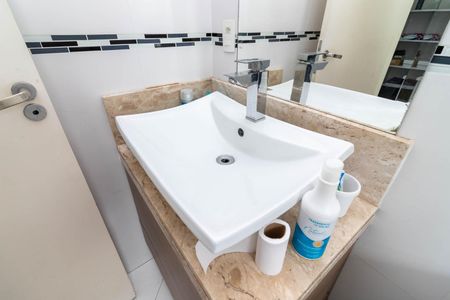 Casa à venda com 177m², 3 quartos e 6 vagasBanheiro da Suíte 2